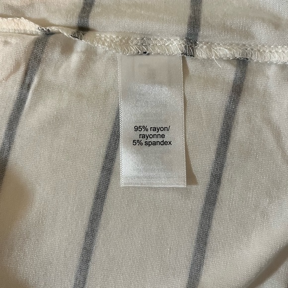 Maurices plus size 2X tee - Picture 4 of 5